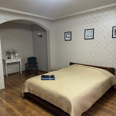 1Кім В Центрі,Вул.Набережна Rivne Zewnętrze zdjęcie